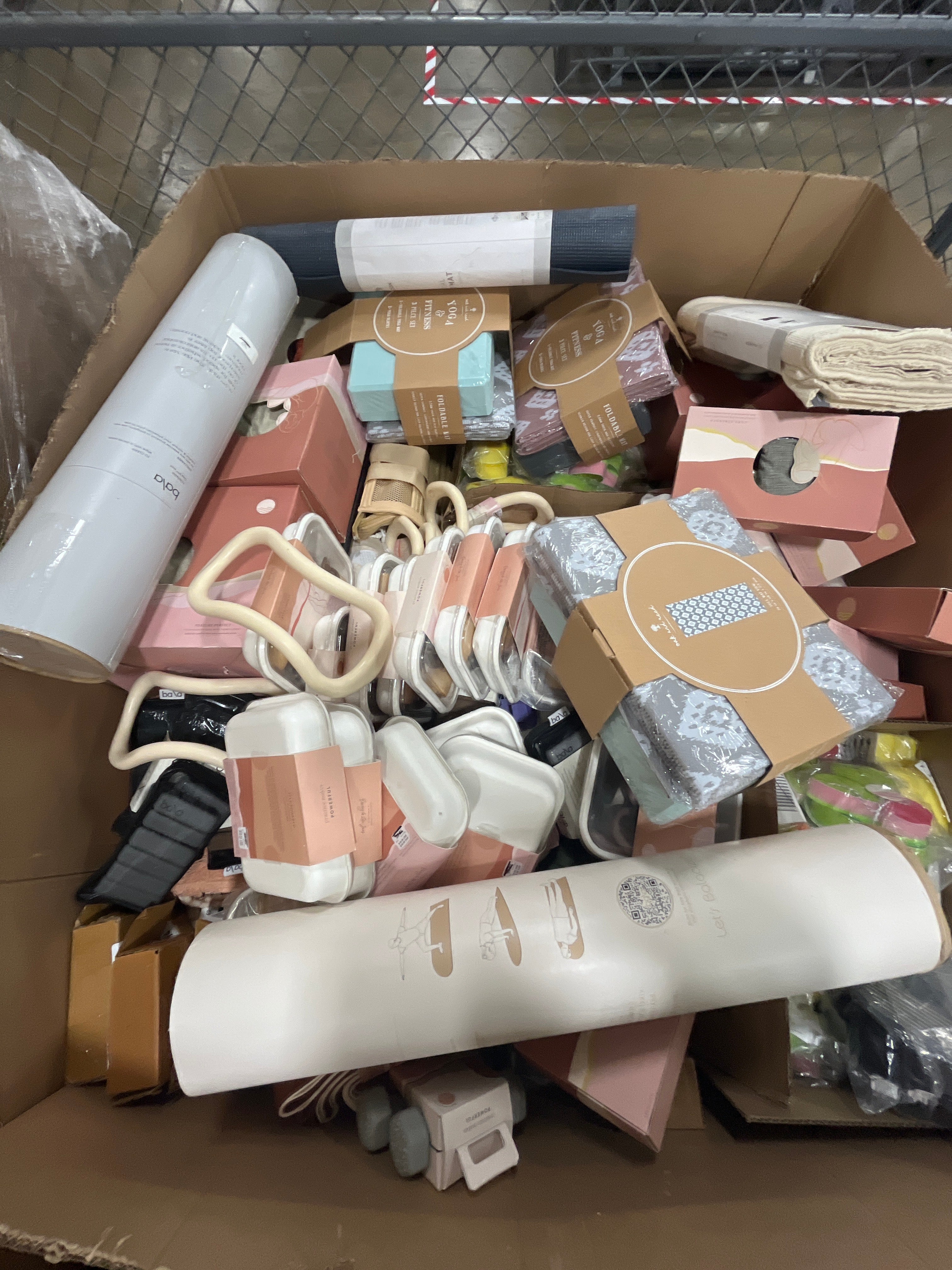 Assorted MERCHANDISE: 92% Off Original Retail (G58108)